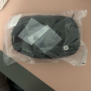 Lululemon everywhere belt bag 1L
